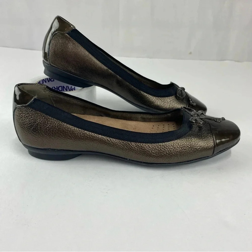 Clarks Artisan Womens 9N Pewter Bronze Patent Toe Ballet Flats Slip On Shoes